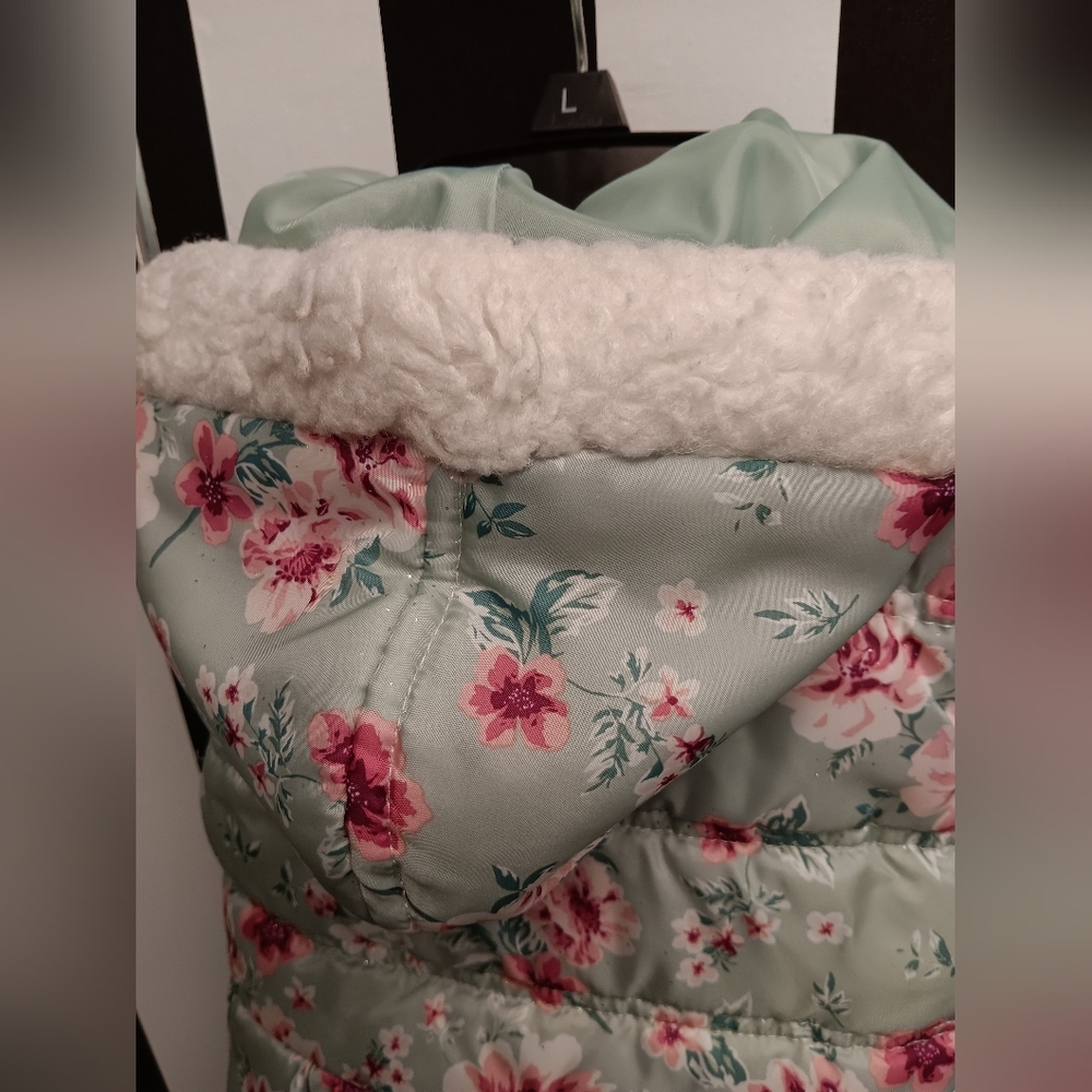 Toddler Puffer Vest - Picture 6 of 9